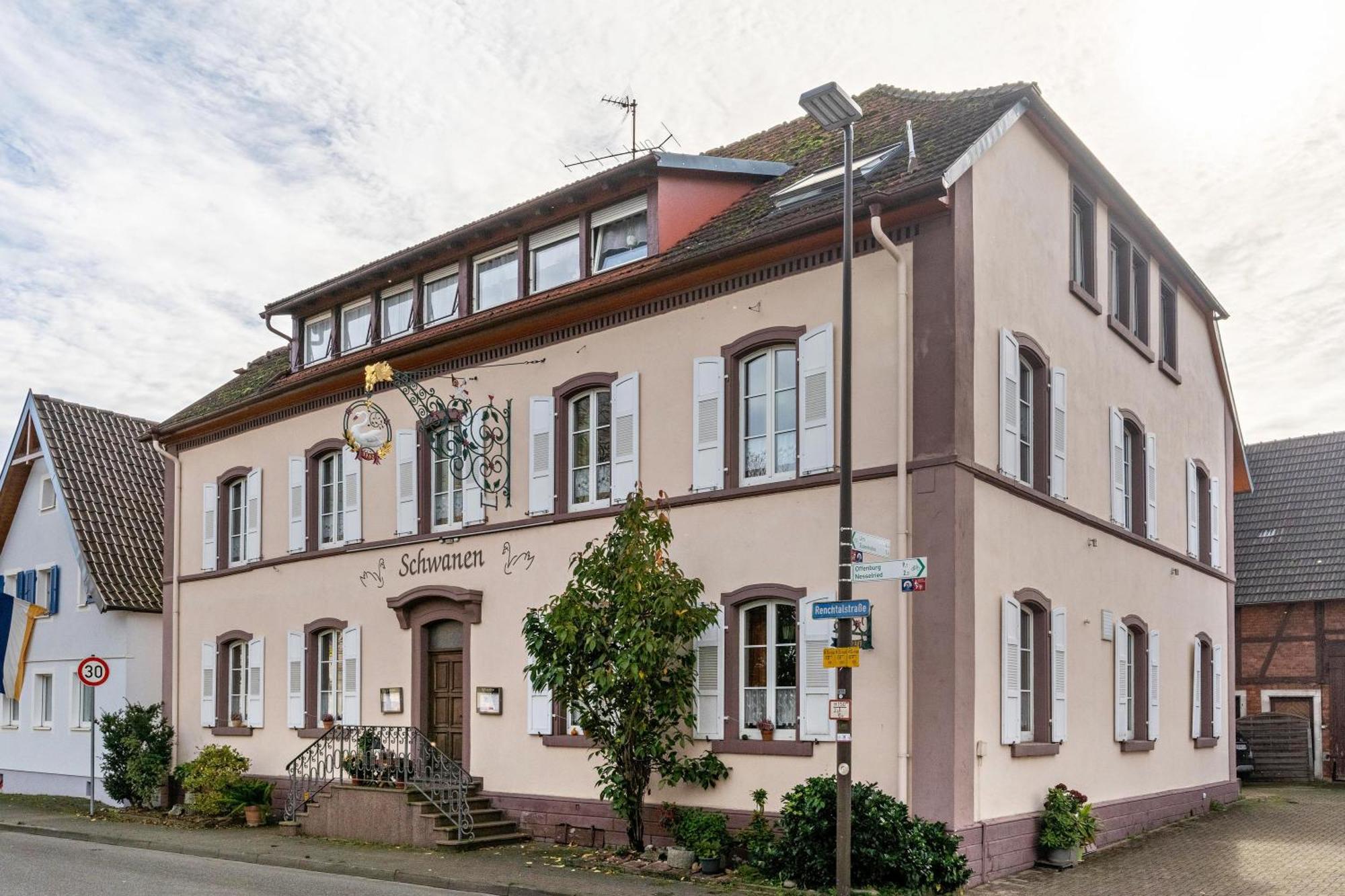 Gasthaus Zum Schwanen โอเบอร์เคียร์ช ภายนอก รูปภาพ