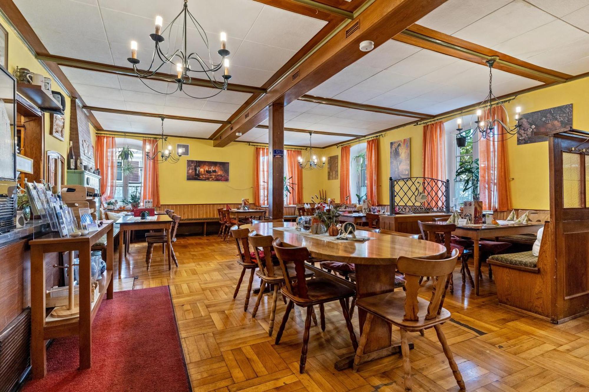 Gasthaus Zum Schwanen โอเบอร์เคียร์ช ภายนอก รูปภาพ