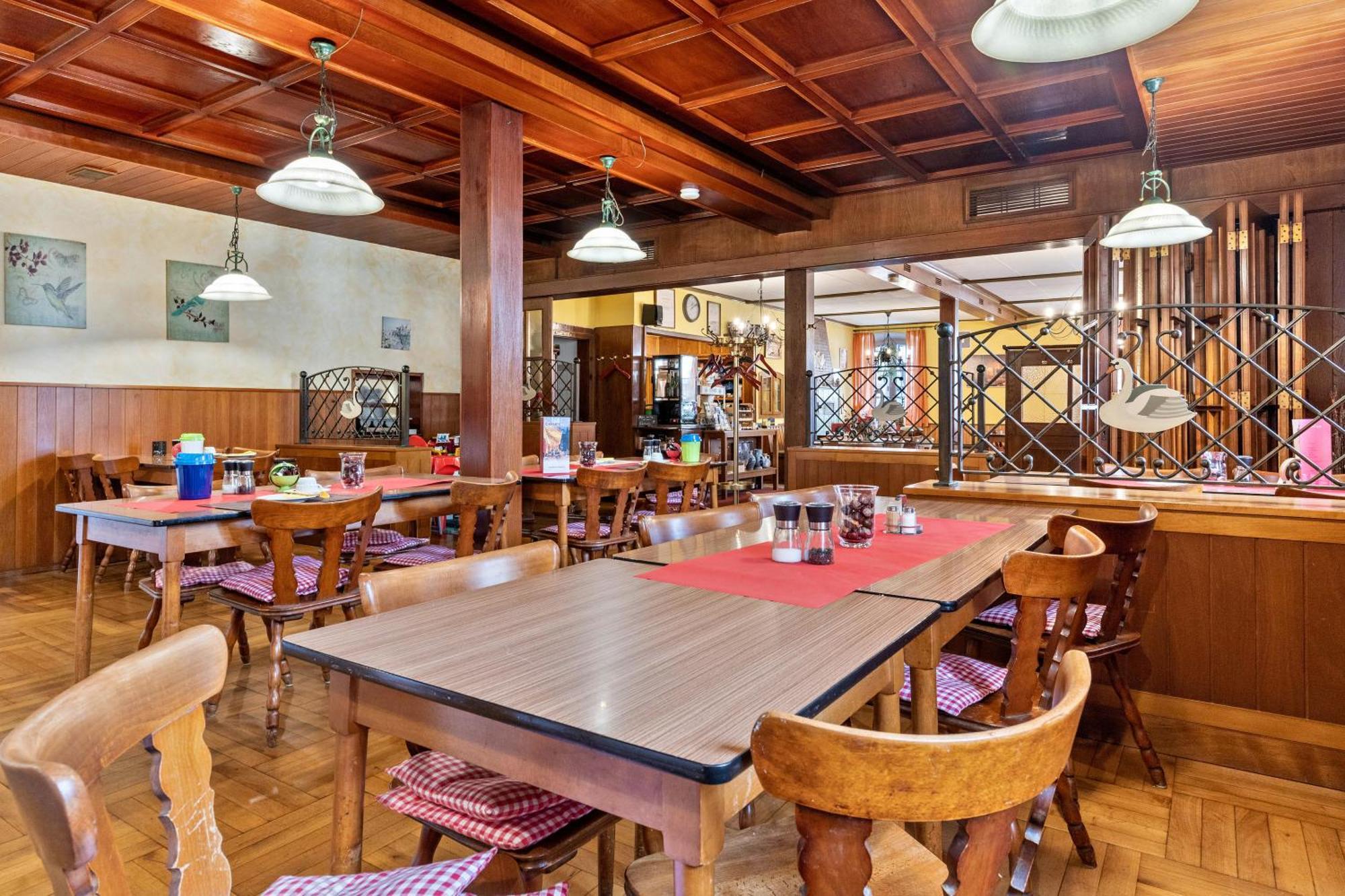 Gasthaus Zum Schwanen โอเบอร์เคียร์ช ภายนอก รูปภาพ